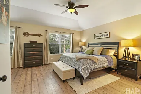 326 Garrison Circle Port Barrington IL 60010