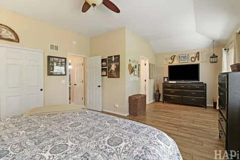 326 Garrison Circle Port Barrington IL 60010