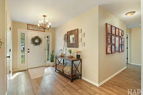 326 Garrison Circle Port Barrington IL 60010