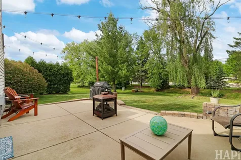 326 Garrison Circle Port Barrington IL 60010