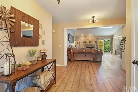 326 Garrison Circle Port Barrington IL 60010