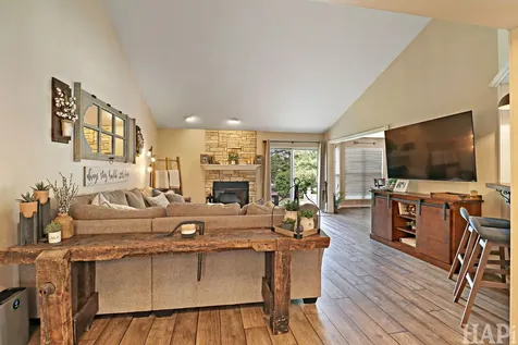 326 Garrison Circle Port Barrington IL 60010