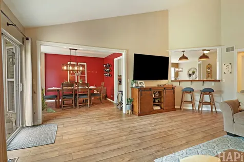 326 Garrison Circle Port Barrington IL 60010