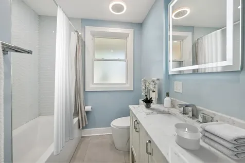 637 Hibbard Road Wilmette IL 60091