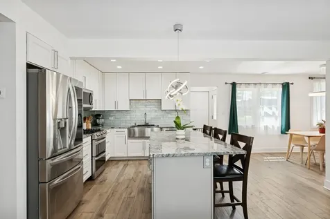 637 Hibbard Road Wilmette IL 60091