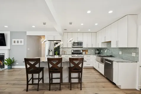 637 Hibbard Road Wilmette IL 60091