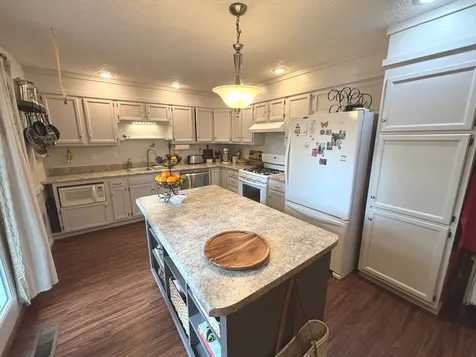333 Northwood Lane Salem IL 62881