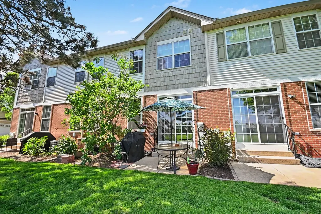 24044 Walnut Circle Plainfield IL 60585