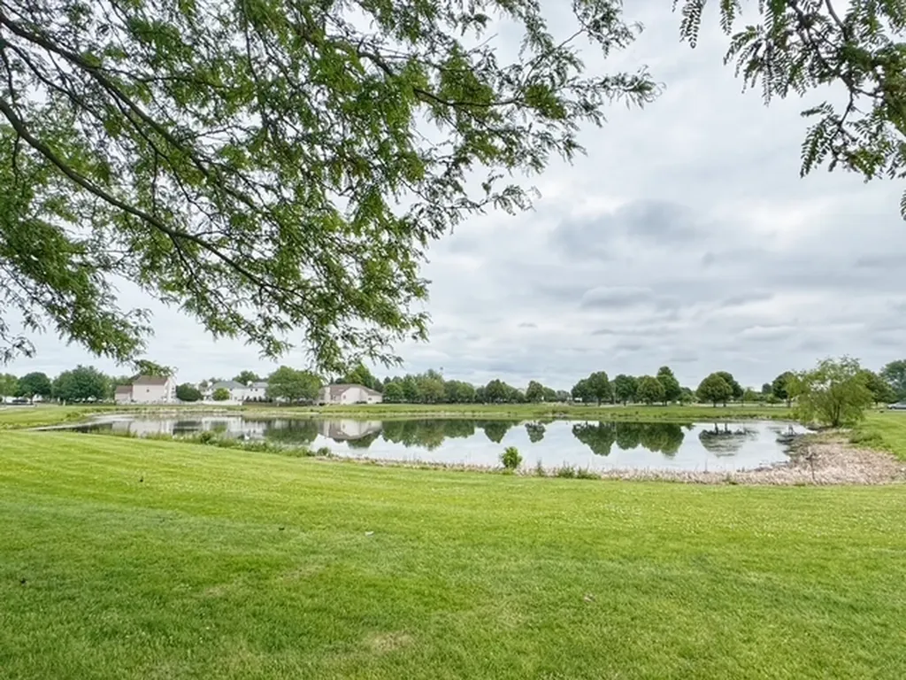 24044 Walnut Circle Plainfield IL 60585