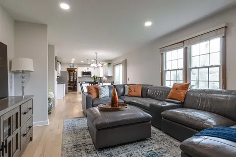 76 Foxboro Lane Gurnee IL 60031