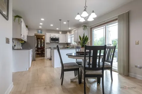 76 Foxboro Lane Gurnee IL 60031