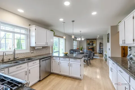76 Foxboro Lane Gurnee IL 60031