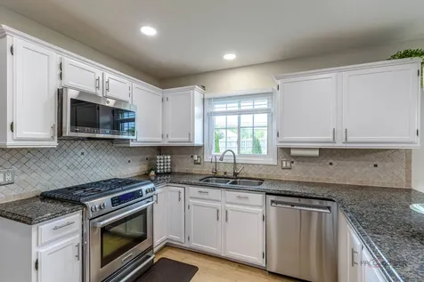 76 Foxboro Lane Gurnee IL 60031