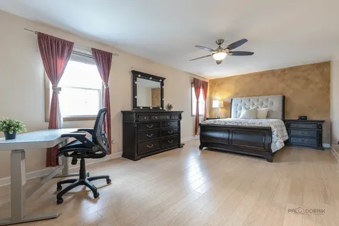 76 Foxboro Lane Gurnee IL 60031