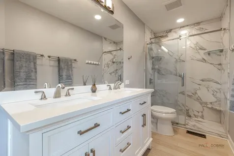 76 Foxboro Lane Gurnee IL 60031