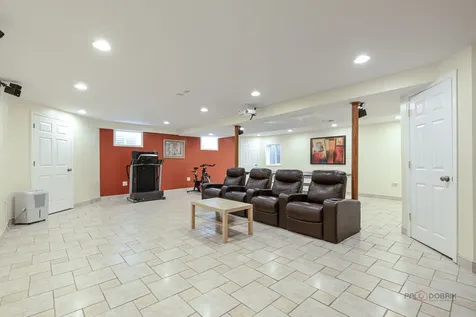 76 Foxboro Lane Gurnee IL 60031