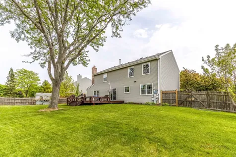 76 Foxboro Lane Gurnee IL 60031