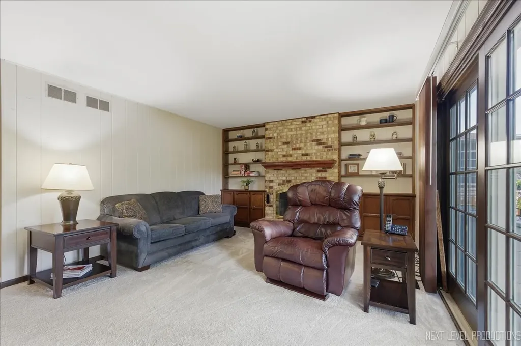 530 Olesen Drive Naperville IL 60540