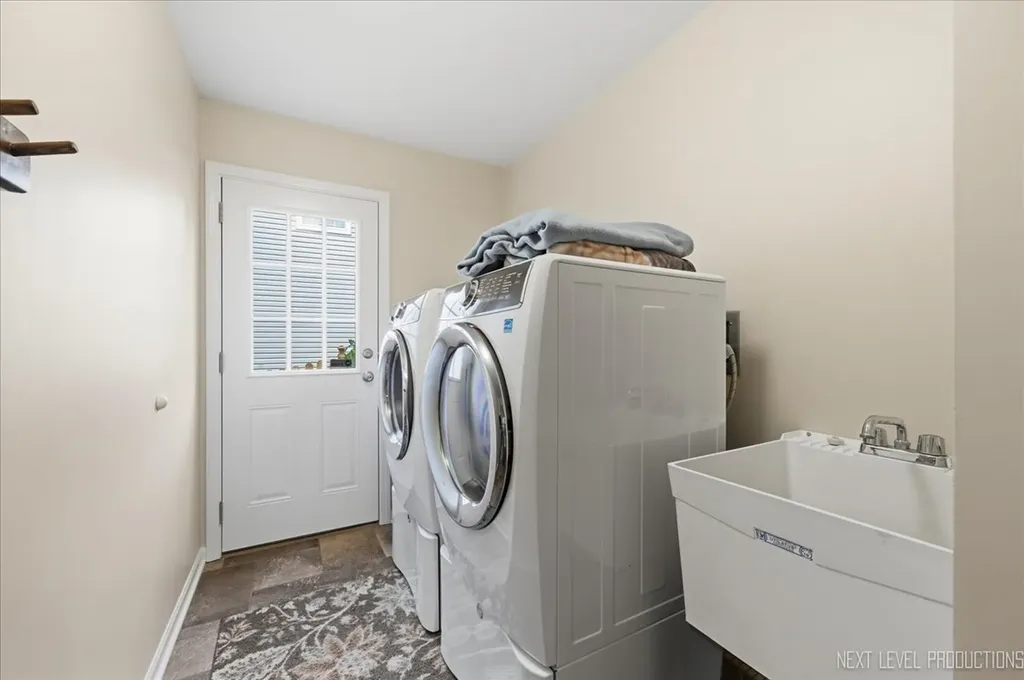 530 Olesen Drive Naperville IL 60540