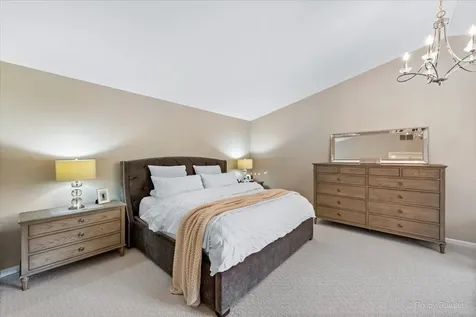 1228 Meade Court Lindenhurst IL 60046