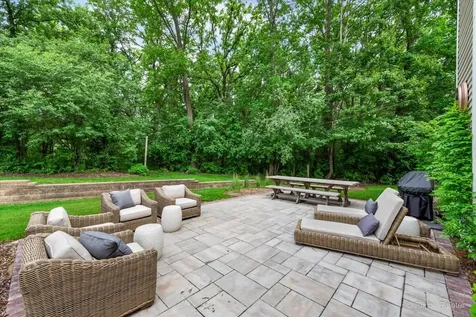 1228 Meade Court Lindenhurst IL 60046