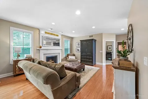 1228 Meade Court Lindenhurst IL 60046