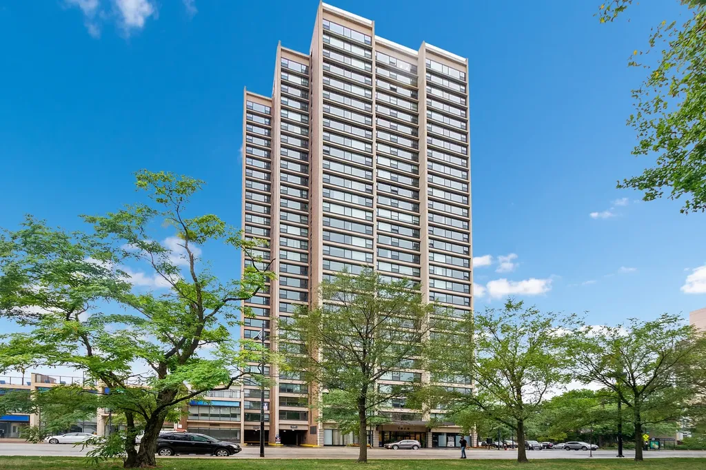 1850 North Clark Street Chicago IL 60614