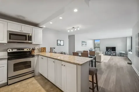 1850 North Clark Street Chicago IL 60614