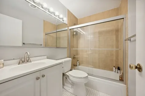 1850 North Clark Street Chicago IL 60614