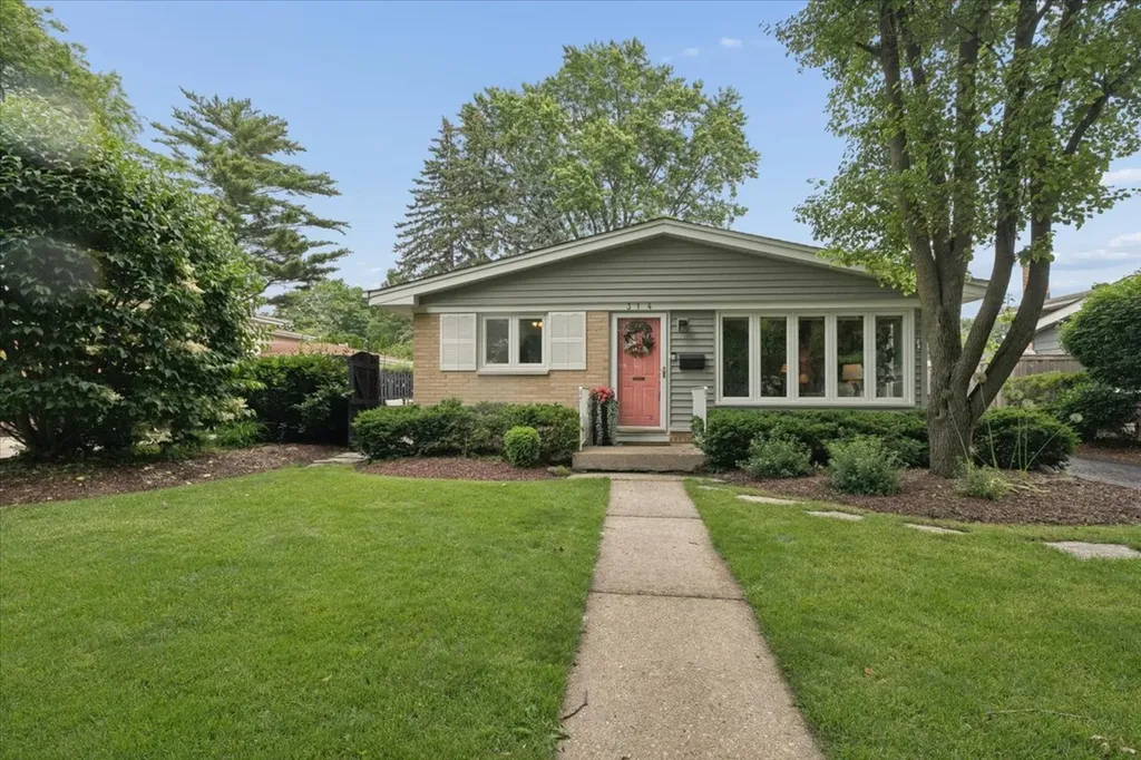 314 Drake Street Libertyville IL 60048