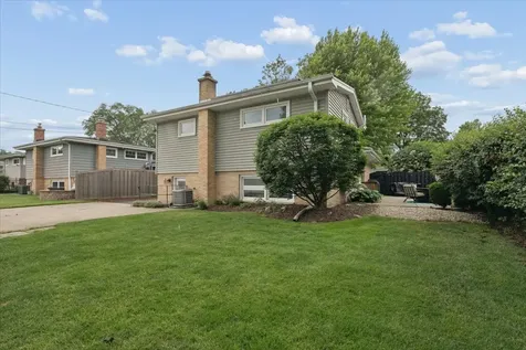 314 Drake Street Libertyville IL 60048