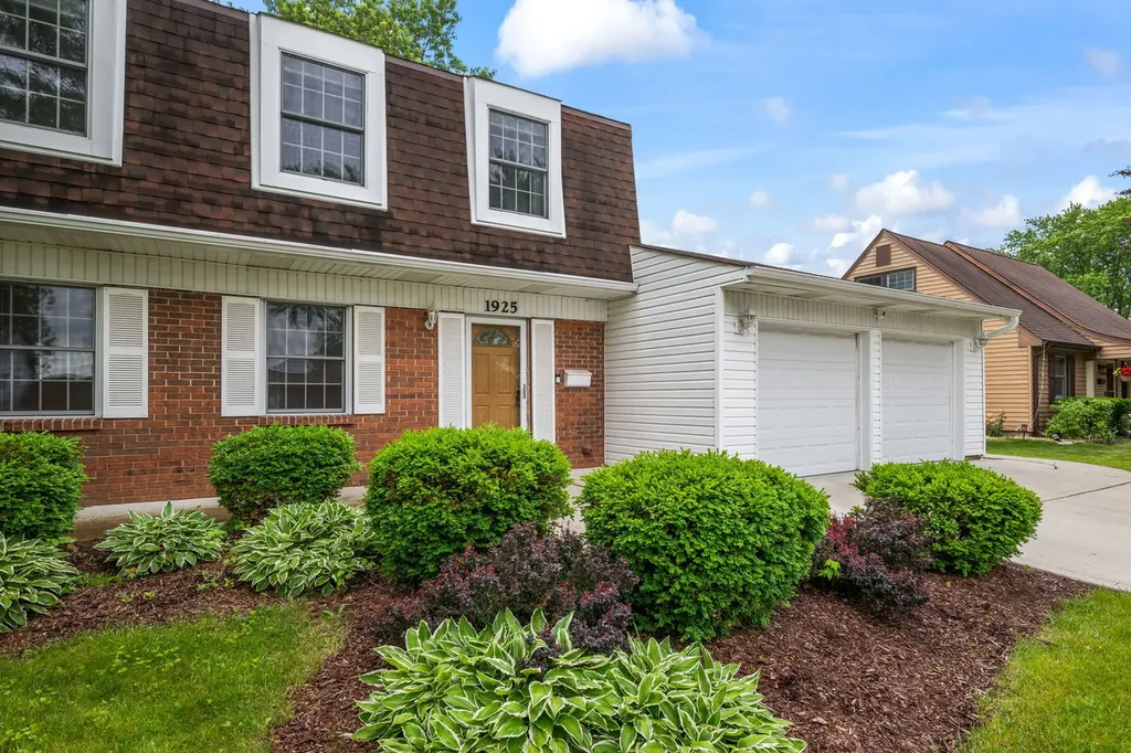 1925 Cloverdale Court Schaumburg IL 60194