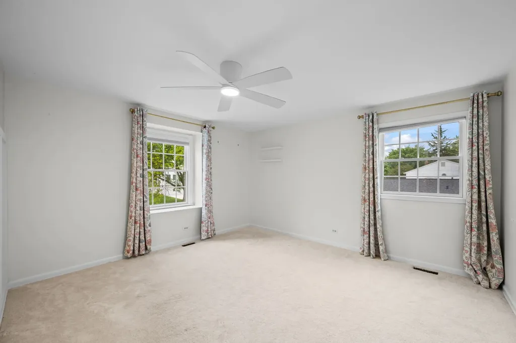 1925 Cloverdale Court Schaumburg IL 60194