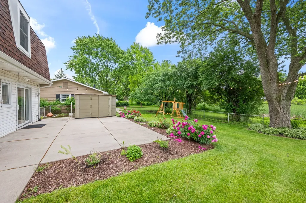 1925 Cloverdale Court Schaumburg IL 60194