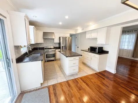 1925 Cloverdale Court Schaumburg IL 60194
