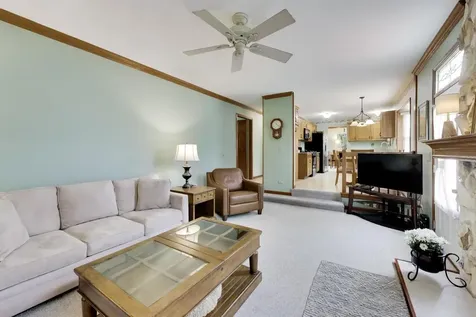 524 Edinburgh Lane West Dundee IL 60118