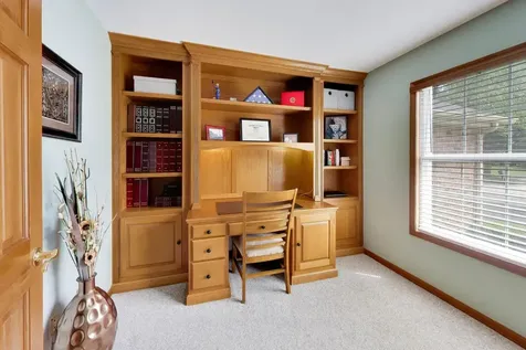 524 Edinburgh Lane West Dundee IL 60118