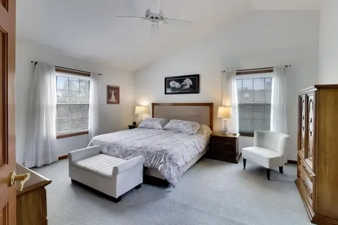 524 Edinburgh Lane West Dundee IL 60118