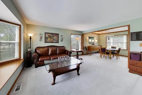 524 Edinburgh Lane West Dundee IL 60118