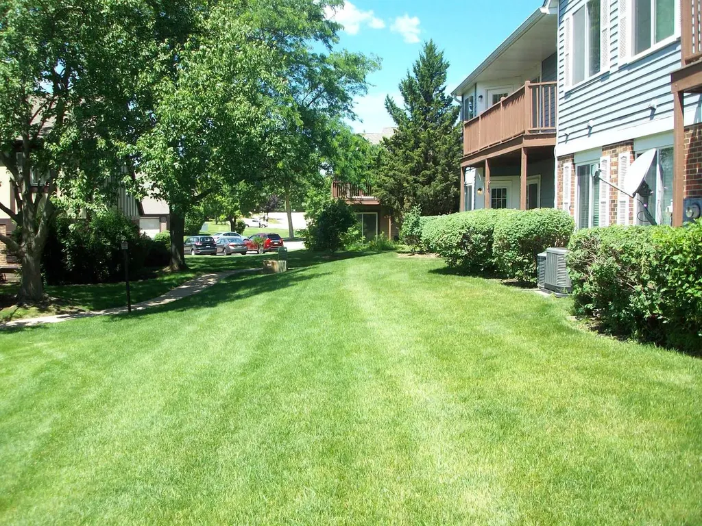 367 Pembroke Lane Glen Ellyn IL 60137