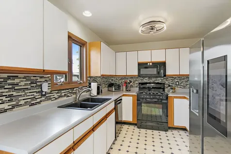 725 Tyler Street Genoa IL 60135