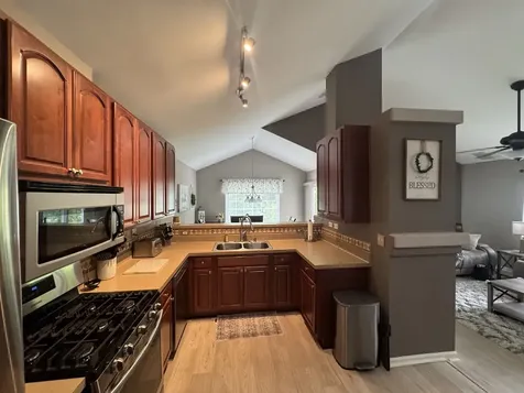 2506 Hatfield Court Elgin IL 60123