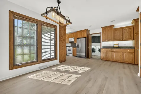 647 Sedgwick Drive Libertyville IL 60048