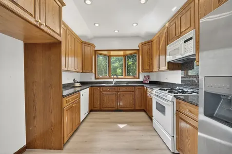 647 Sedgwick Drive Libertyville IL 60048