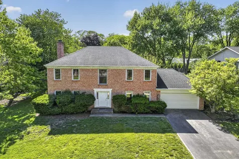 647 Sedgwick Drive Libertyville IL 60048