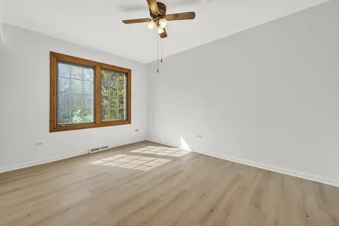 647 Sedgwick Drive Libertyville IL 60048