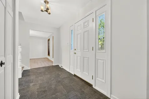 647 Sedgwick Drive Libertyville IL 60048