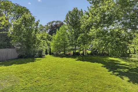 647 Sedgwick Drive Libertyville IL 60048