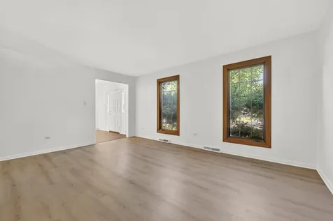 647 Sedgwick Drive Libertyville IL 60048
