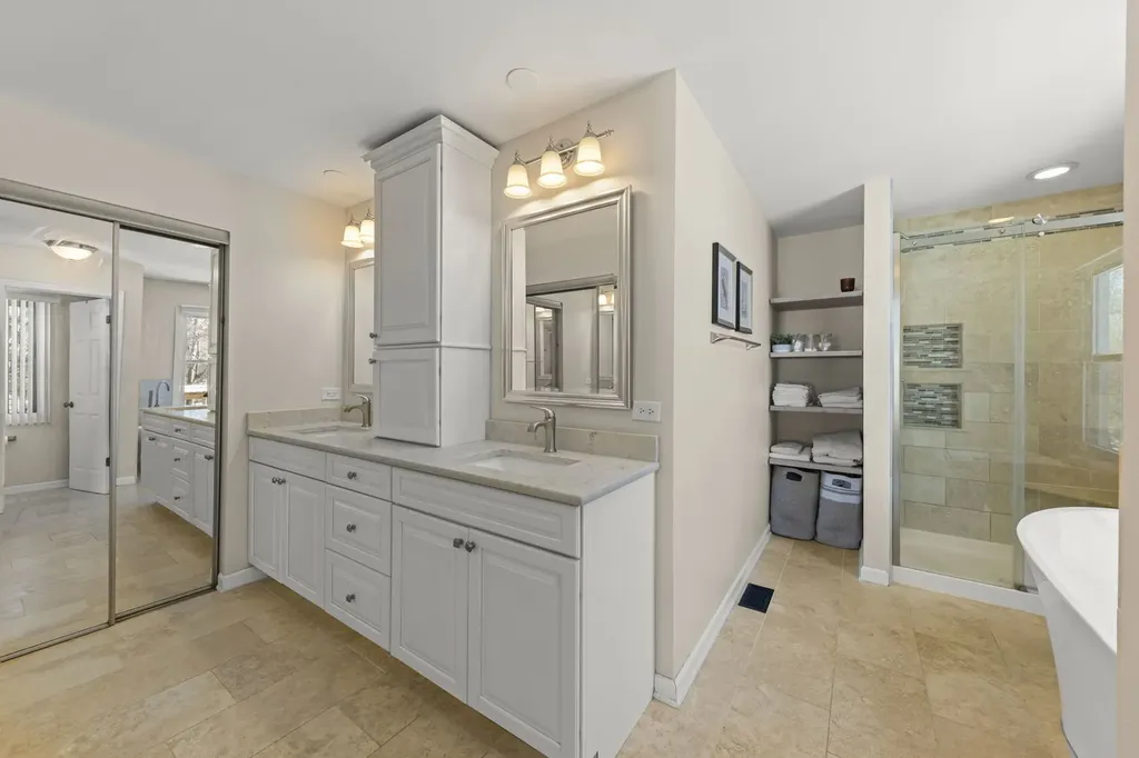 421 Cambridge Way Bolingbrook IL 60440